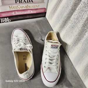 White converse chucks Taylor all star